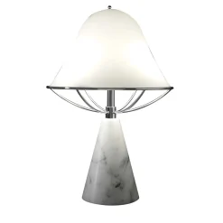 Lampada da tavolo Anita in marmo di Carrara di Lorenza Bozzoli