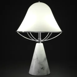 Lampada da tavolo Anita in marmo di Carrara di Lorenza Bozzoli