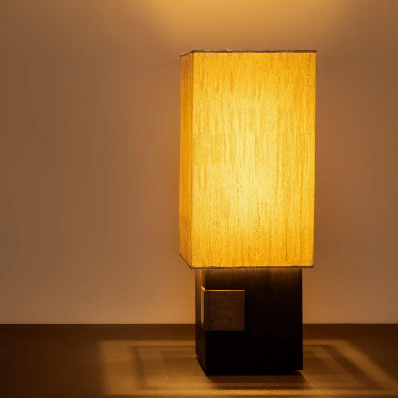 Lampada da tavolo a sensore sinistro Orphée Noir