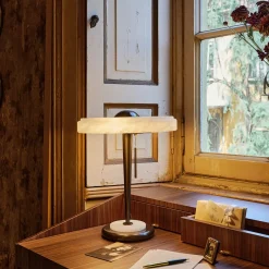 Lampada da tavolo Benny in bronzo e alabastro