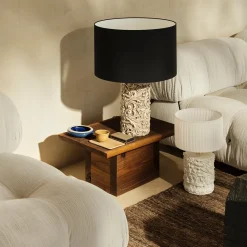 Lampada da tavolo cilindrica Lume Barocco in ceramica avorio con paralume nero