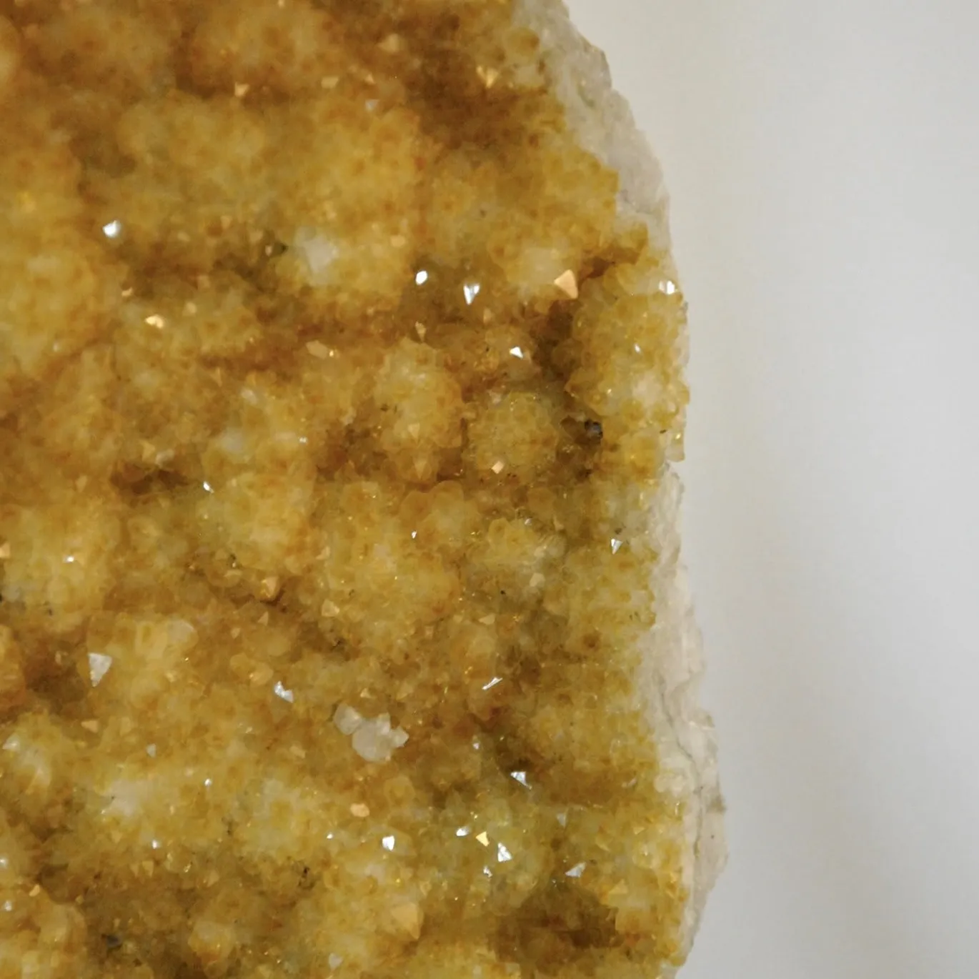 Lampada da tavolo Citrine con paralume bianco