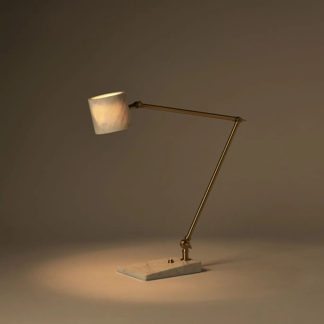 Lampada da tavolo Flamingo in marmo di Carrara