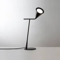Lampada da tavolo Gordon Black di Corrado Dotti
