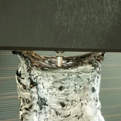 Lampada Da Tavolo Illuminami In Ceramica Bianca E Paralume In Tessuto Nero
