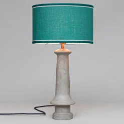 Lampada da tavolo in cemento turchese