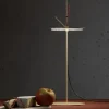 Lampada da tavolo in ottone dorato NKD01