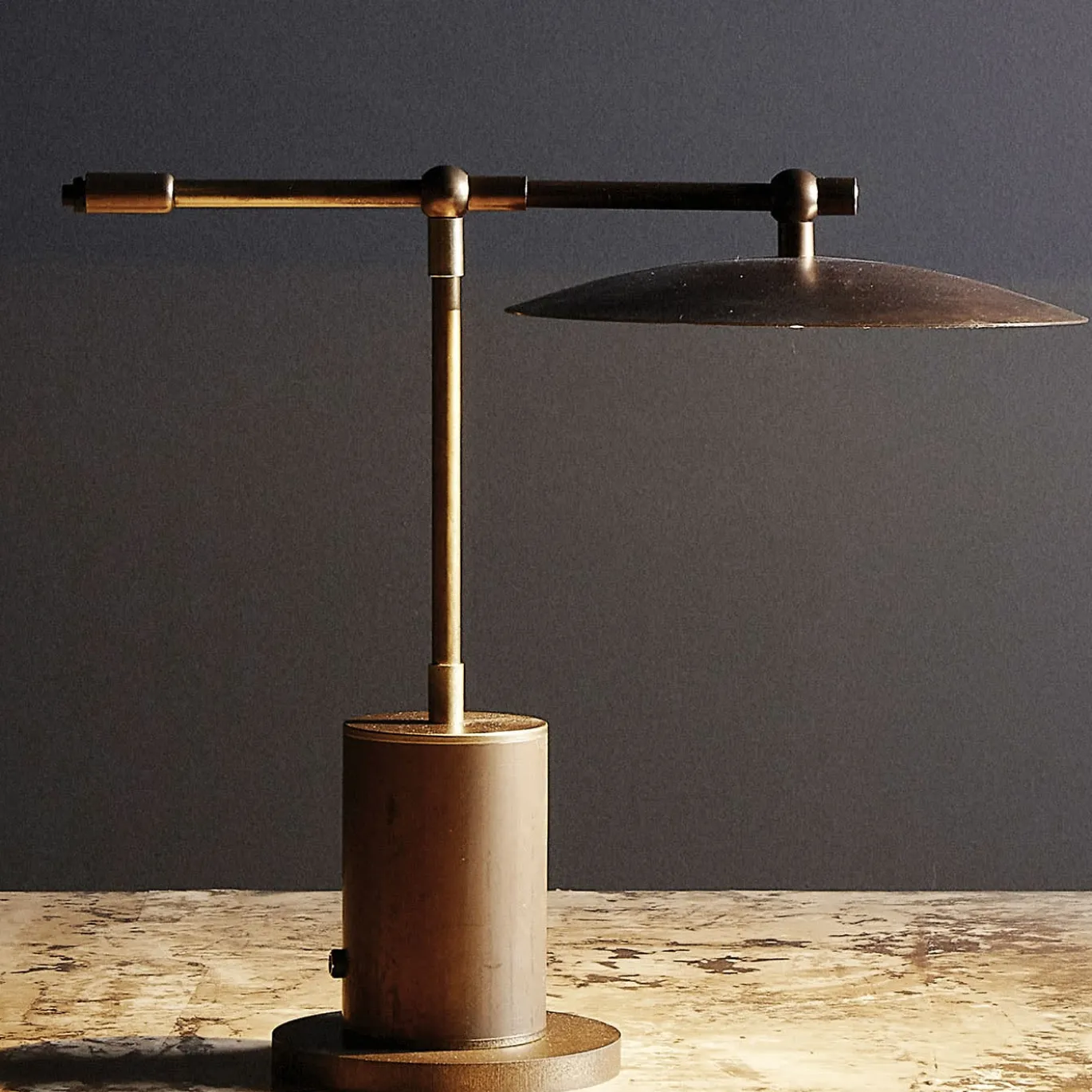 Lampada da Tavolo Isola in Ottone