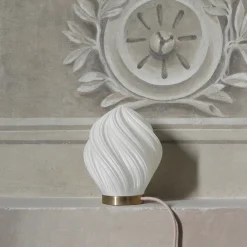 Lampada da tavolo Issey White