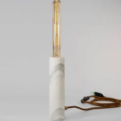 Lampada da tavolo Jedi in calacatta bianca