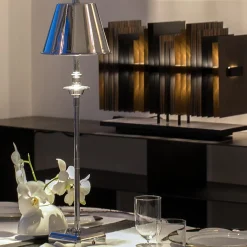 Lampada da tavolo Kuma S Chrome di Michele Bönan