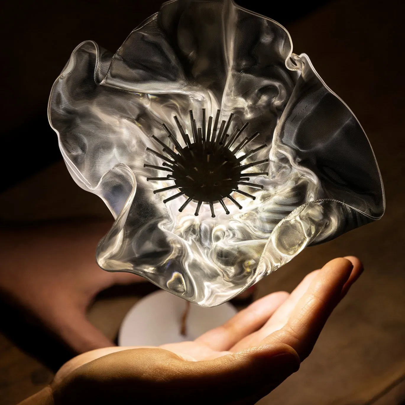 Lampada da tavolo La Fleur Prisma di Marc Sadler