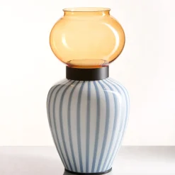Lampada da tavolo Layla a righe blu chiaro di Serena Confalonieri
