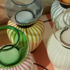 Lampada da tavolo Layla a righe gialle di Serena Confalonieri