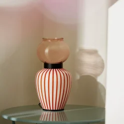 Lampada da tavolo Layla a righe rosse di Serena Confalonieri