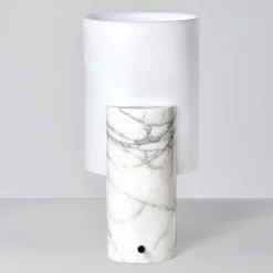 Lampada da tavolo Leina Carrara di Matteo Nunziati