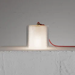 Lampada da tavolo LNT01 con anello in ottone