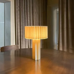 Lampada da tavolo Lotus in carta pergamena avorio