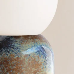 Lampada da tavolo Lume in gres smaltato e vetro opalino