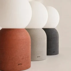 Lampada da tavolo Lume in gres nero e vetro opalino