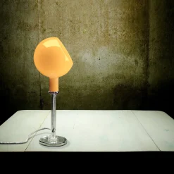 Lampada da tavolo Parola di Gae Aulenti e Piero Castiglioni