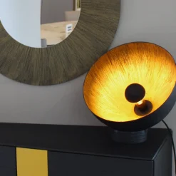 Lampada da tavolo Radar 400 in metallo nero e resina spazzolata oro