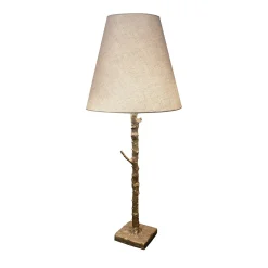 Lampada da tavolo Rosa Rosae con paralume in lino dorato e stelo in bronzo