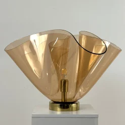 Lampada da Tavolo Scultorea Fazzoletto Rosa in Vetro