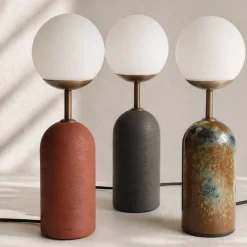 Lampada da tavolo Sfera in gres smaltato e vetro opalino