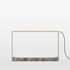 Lampada da tavolo STR04 con struttura in ottone e base in marmo