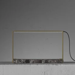 Lampada da tavolo STR04 con struttura in ottone e base in marmo