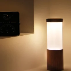 Lampada da tavolo Tubino Noce di Stefano Tabarin