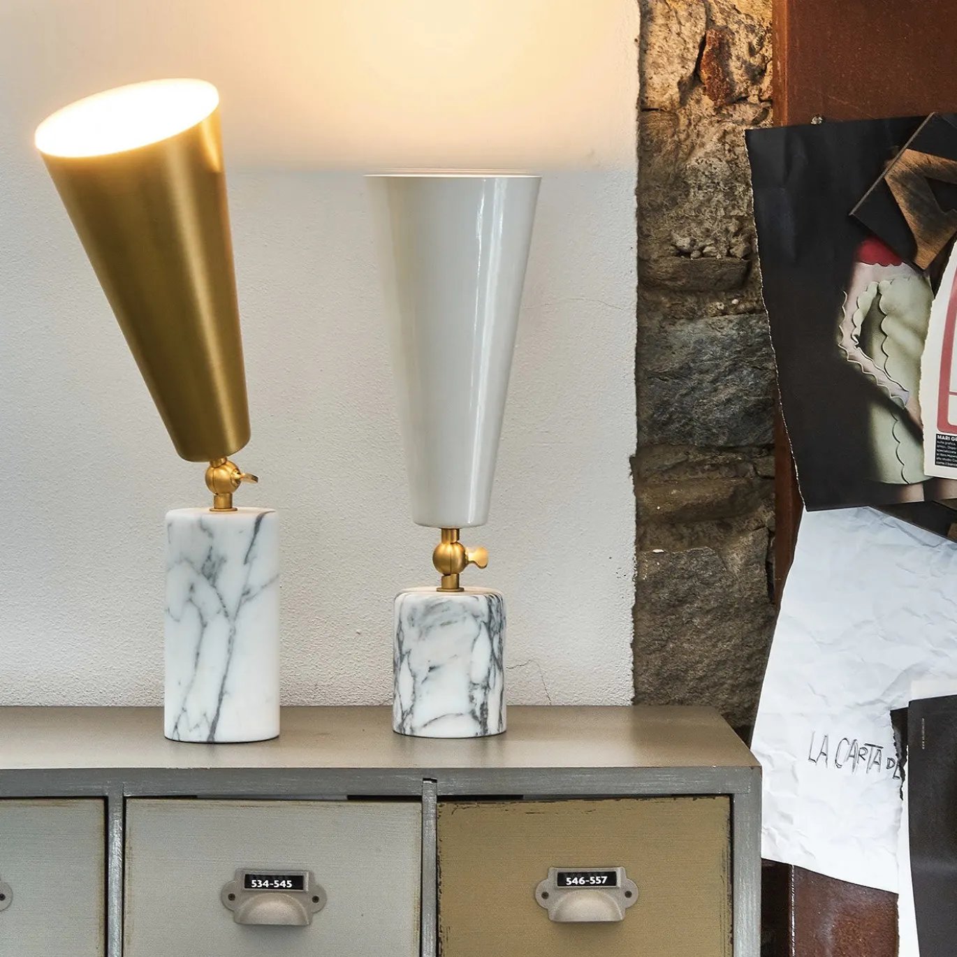 Lampada da tavolo Vox Alta di Lorenza Bozzoli in marmo di Carrara