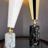 Lampada da tavolo Vox Alta di Lorenza Bozzoli in marmo Portoro