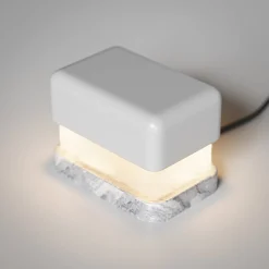 Lampada da tavolo W1 Pet grigia con base in marmo