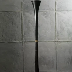 Lampada da terra a cono