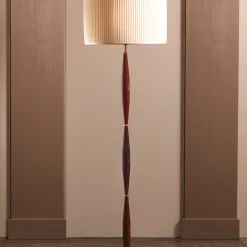 Lampada da terra Ammos di Ciarmoli Queda Studio