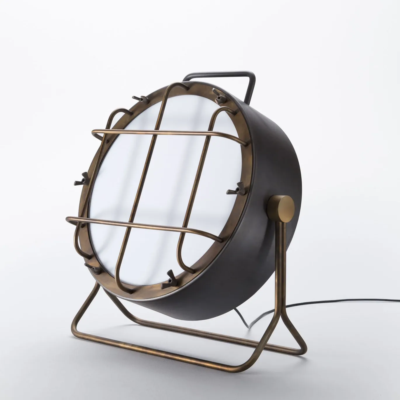 Lampada da terra Cantiere Black di Alberto Ghirardello