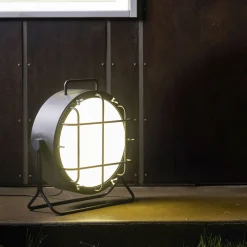 Lampada da terra Cantiere Black di Alberto Ghirardello