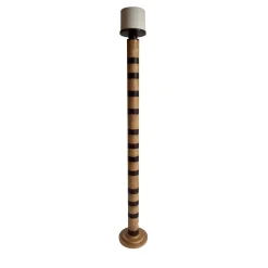 Lampada da terra Dorica White di Pietro Meccani
