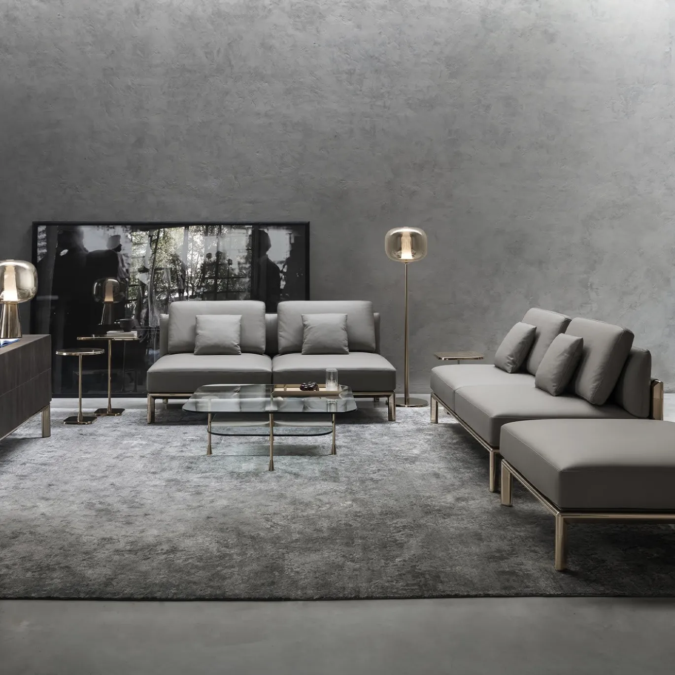 Lampada da terra Dusk Dawn in ottone lucido di Branch Creative