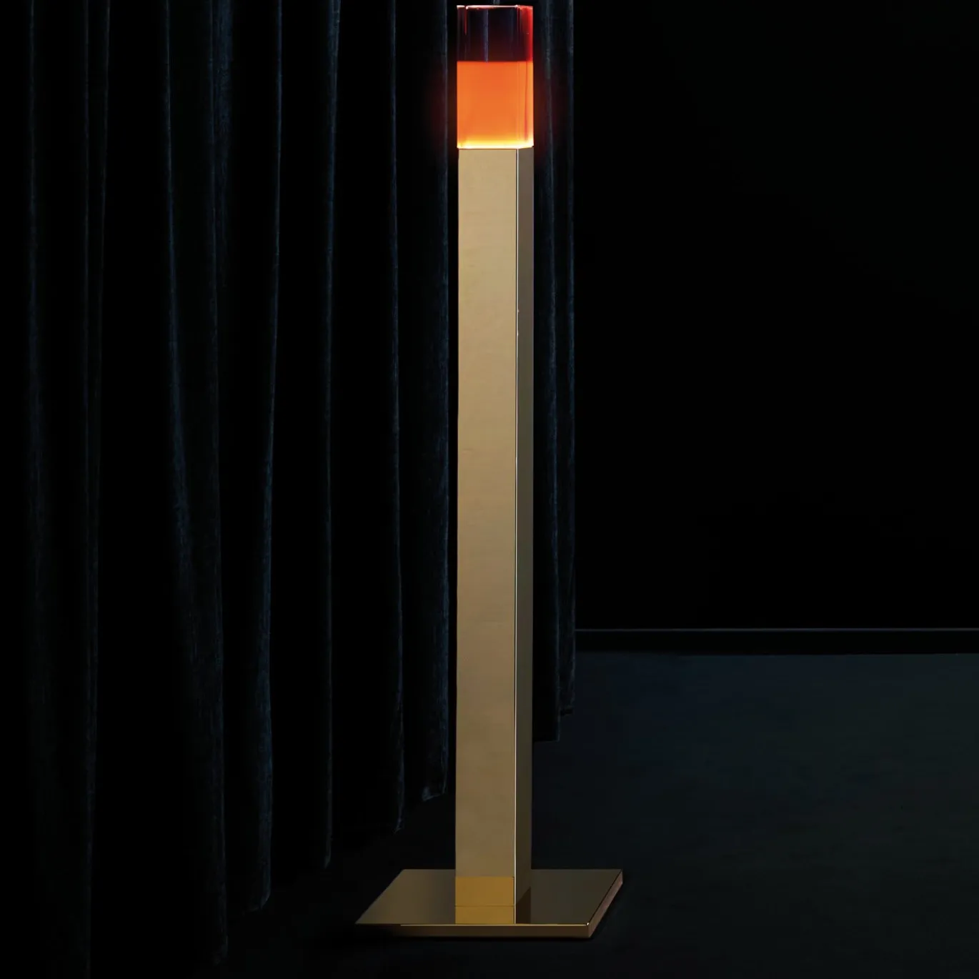 Lampada da terra Giotto Gold di Andrea Branzi