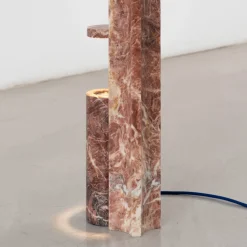 Lampada da terra in marmo Mostro VI Rosa Peralba