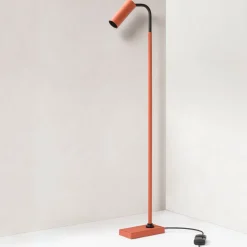 Lampada da terra in pelle arancione Marquesse