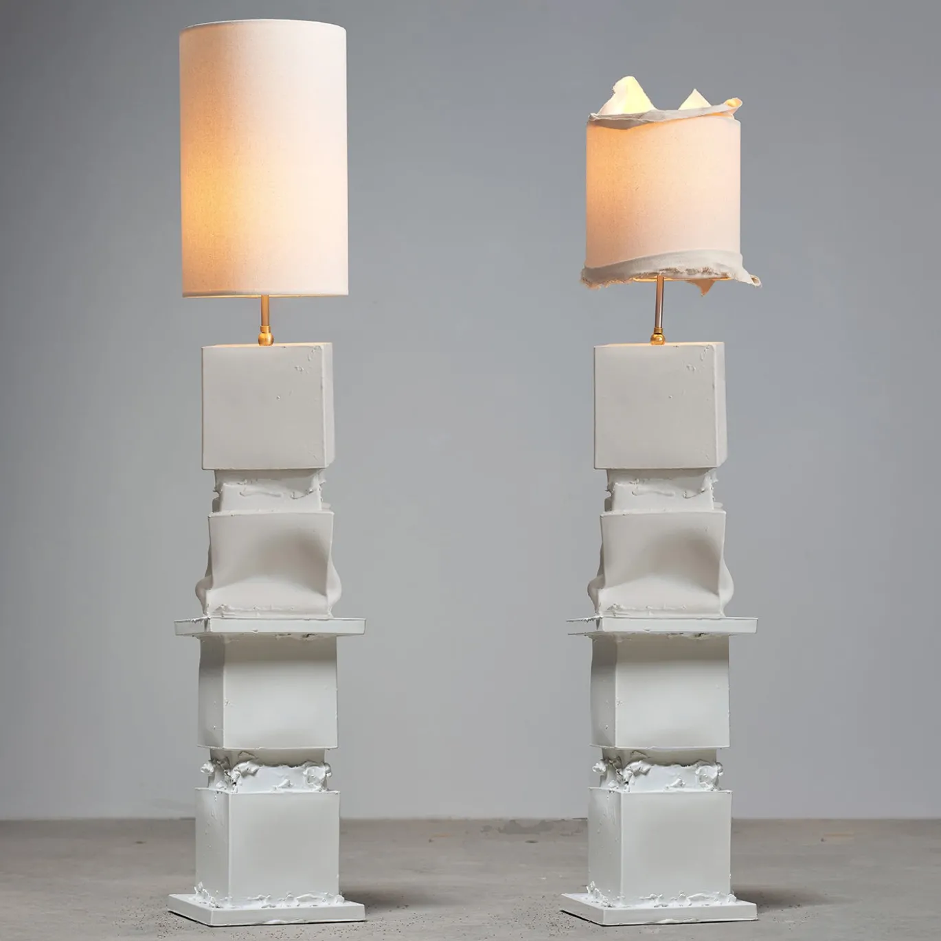 Lampada da terra Marostica+Marostica+Marostica+Marostica in ceramica bianca con paralume