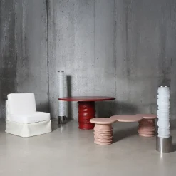 Lampada da terra Medusa alta in resina bianca con base in metallo