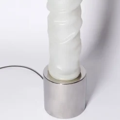 Lampada da terra Medusa alta in resina bianca con base in metallo