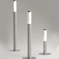 Lampada da terra Needle Alta in marmo di Carrara di Marco Piva