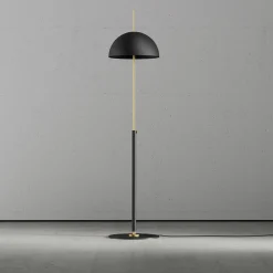 Lampada da terra nera estensibile con dettagli in ottone ABT04