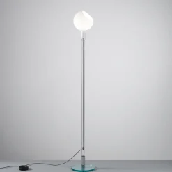 Lampada da terra Parola di Gae Aulenti e Piero Castiglioni